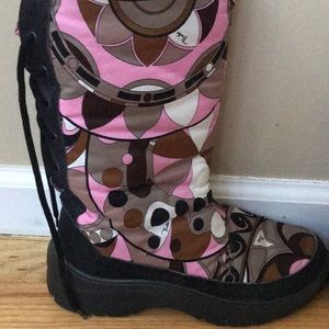 Emilio pucci snow boots.